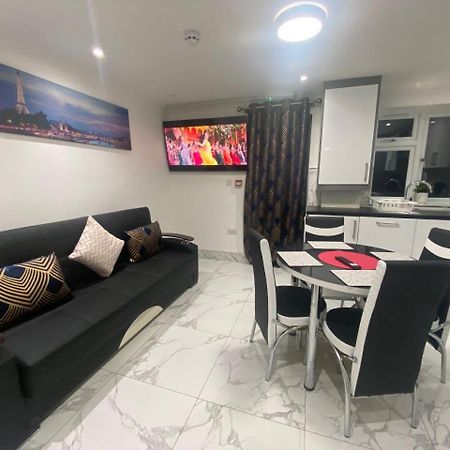The Royal Boutique Oxford Lodge By London Sleep 6 هايس المظهر الخارجي الصورة