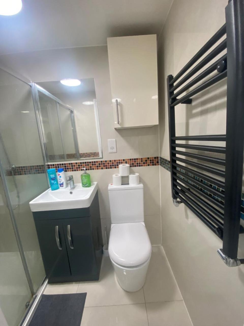 The Royal Boutique Oxford Lodge By London Sleep 6 هايس المظهر الخارجي الصورة