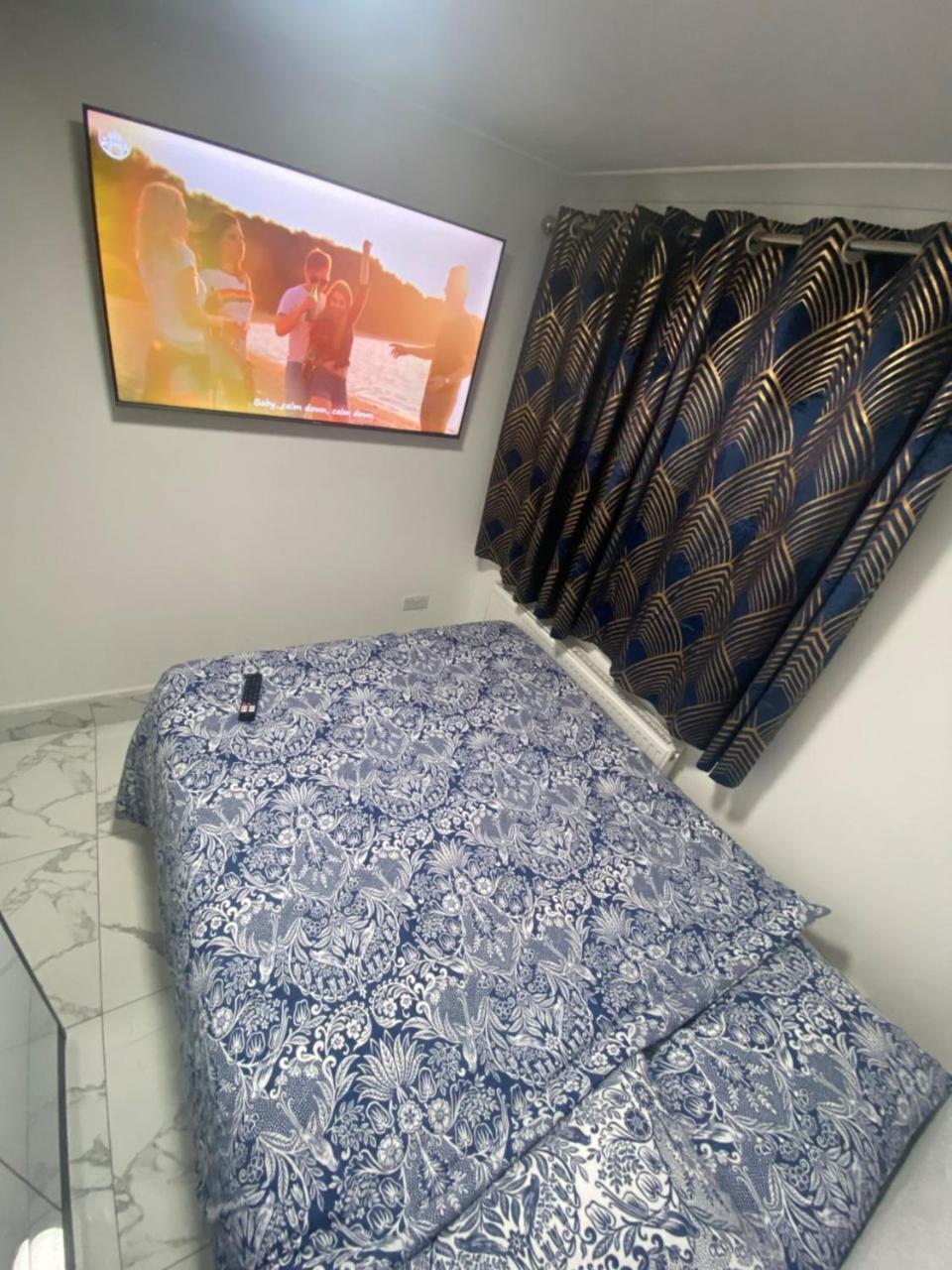 The Royal Boutique Oxford Lodge By London Sleep 6 هايس المظهر الخارجي الصورة