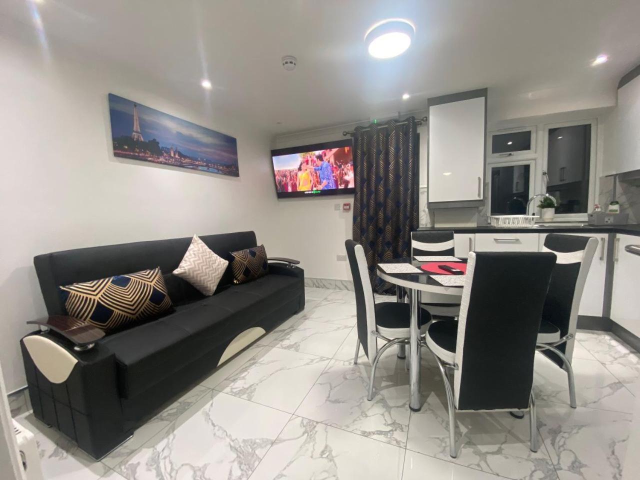 The Royal Boutique Oxford Lodge By London Sleep 6 هايس المظهر الخارجي الصورة