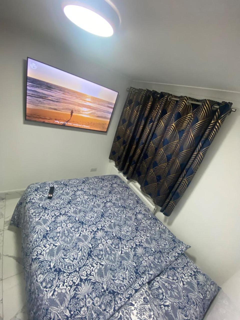 The Royal Boutique Oxford Lodge By London Sleep 6 هايس المظهر الخارجي الصورة