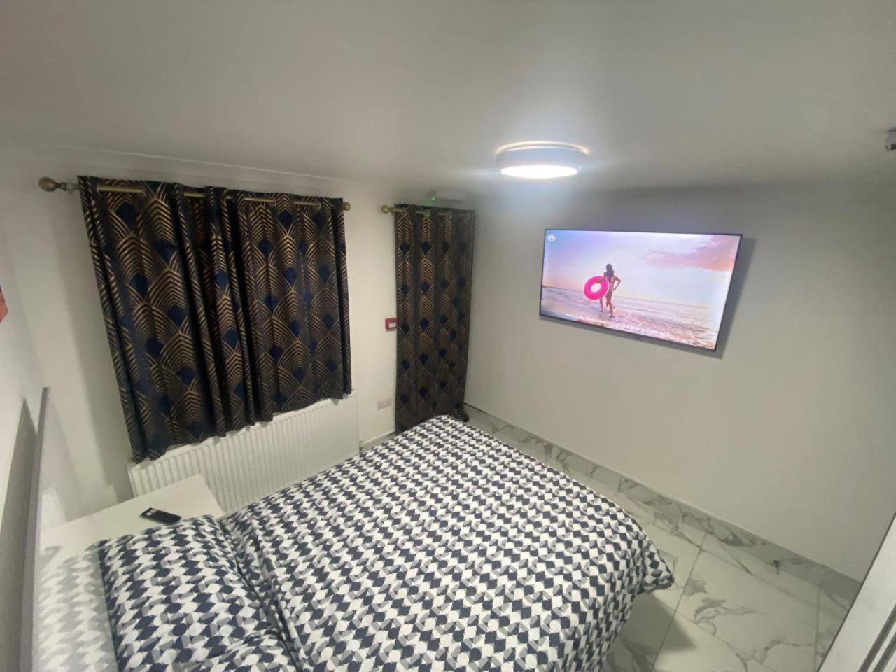 The Royal Boutique Oxford Lodge By London Sleep 6 هايس المظهر الخارجي الصورة