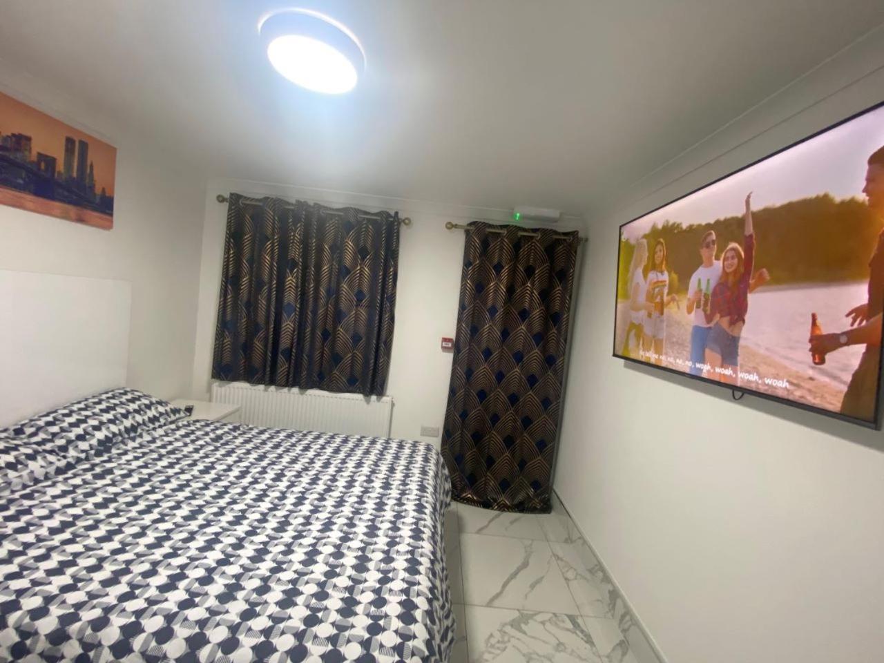 The Royal Boutique Oxford Lodge By London Sleep 6 هايس المظهر الخارجي الصورة