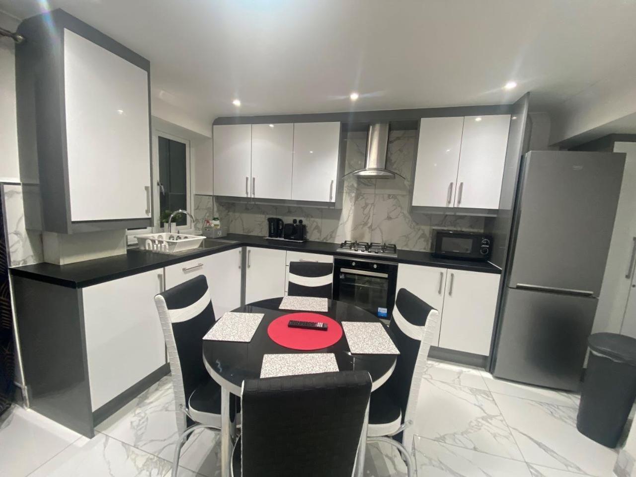The Royal Boutique Oxford Lodge By London Sleep 6 هايس المظهر الخارجي الصورة