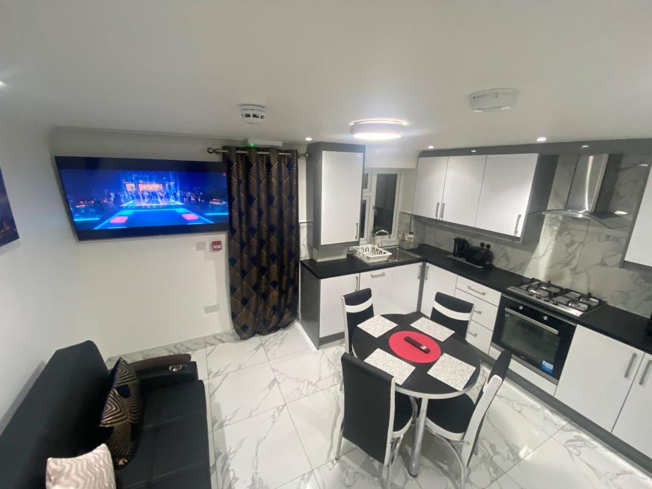 The Royal Boutique Oxford Lodge By London Sleep 6 هايس المظهر الخارجي الصورة