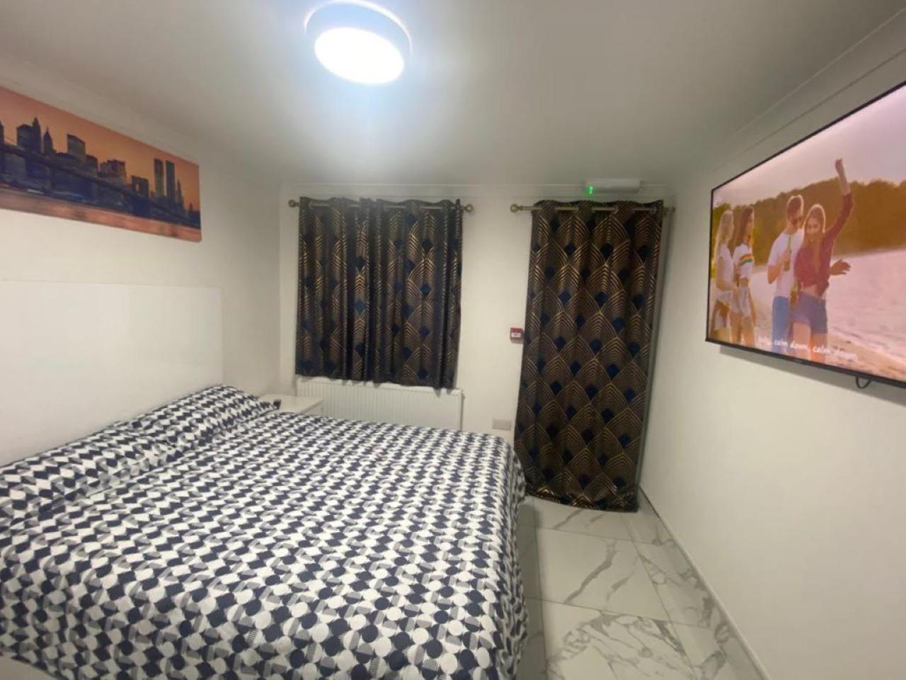 The Royal Boutique Oxford Lodge By London Sleep 6 هايس المظهر الخارجي الصورة