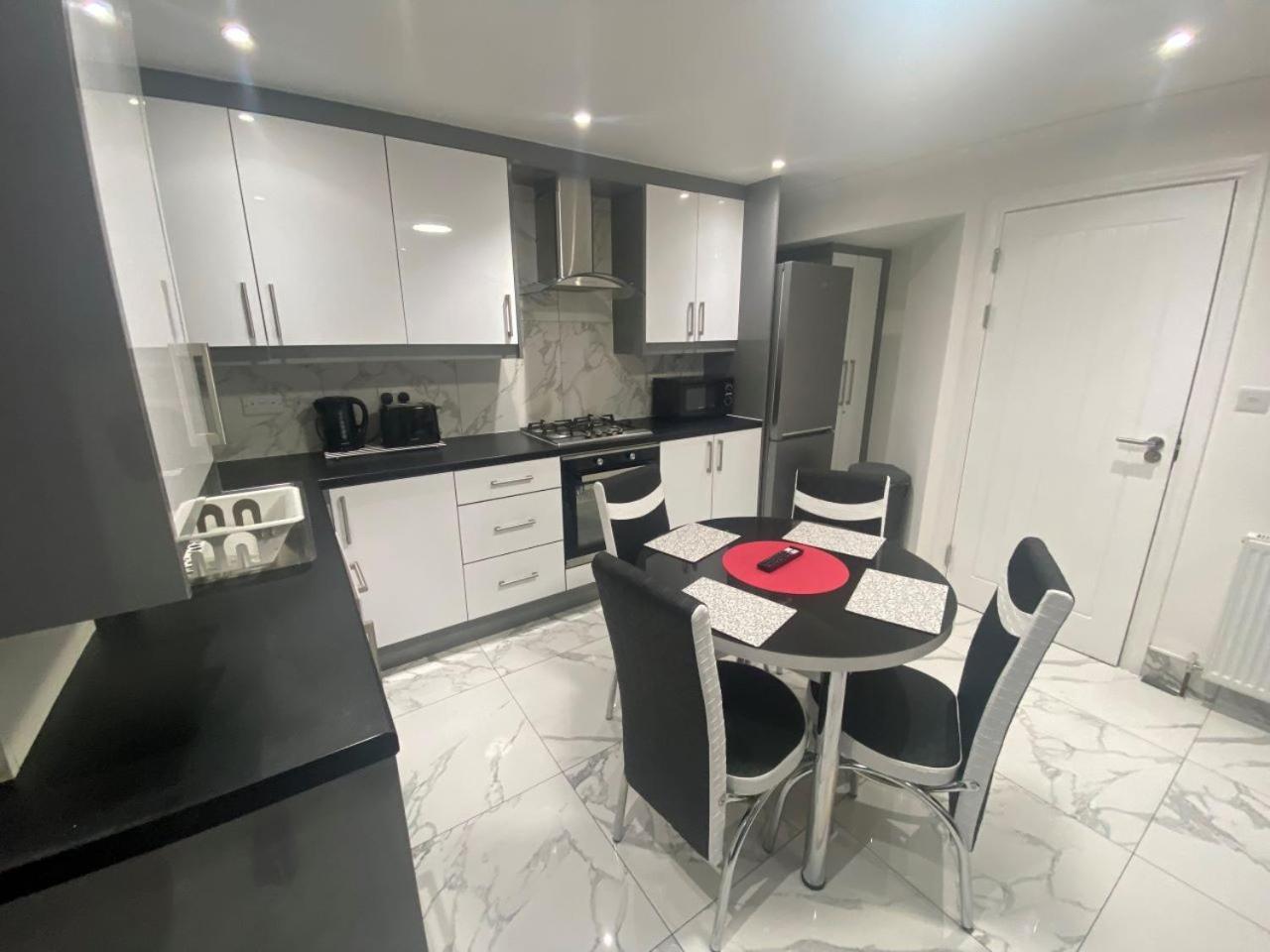 The Royal Boutique Oxford Lodge By London Sleep 6 هايس المظهر الخارجي الصورة