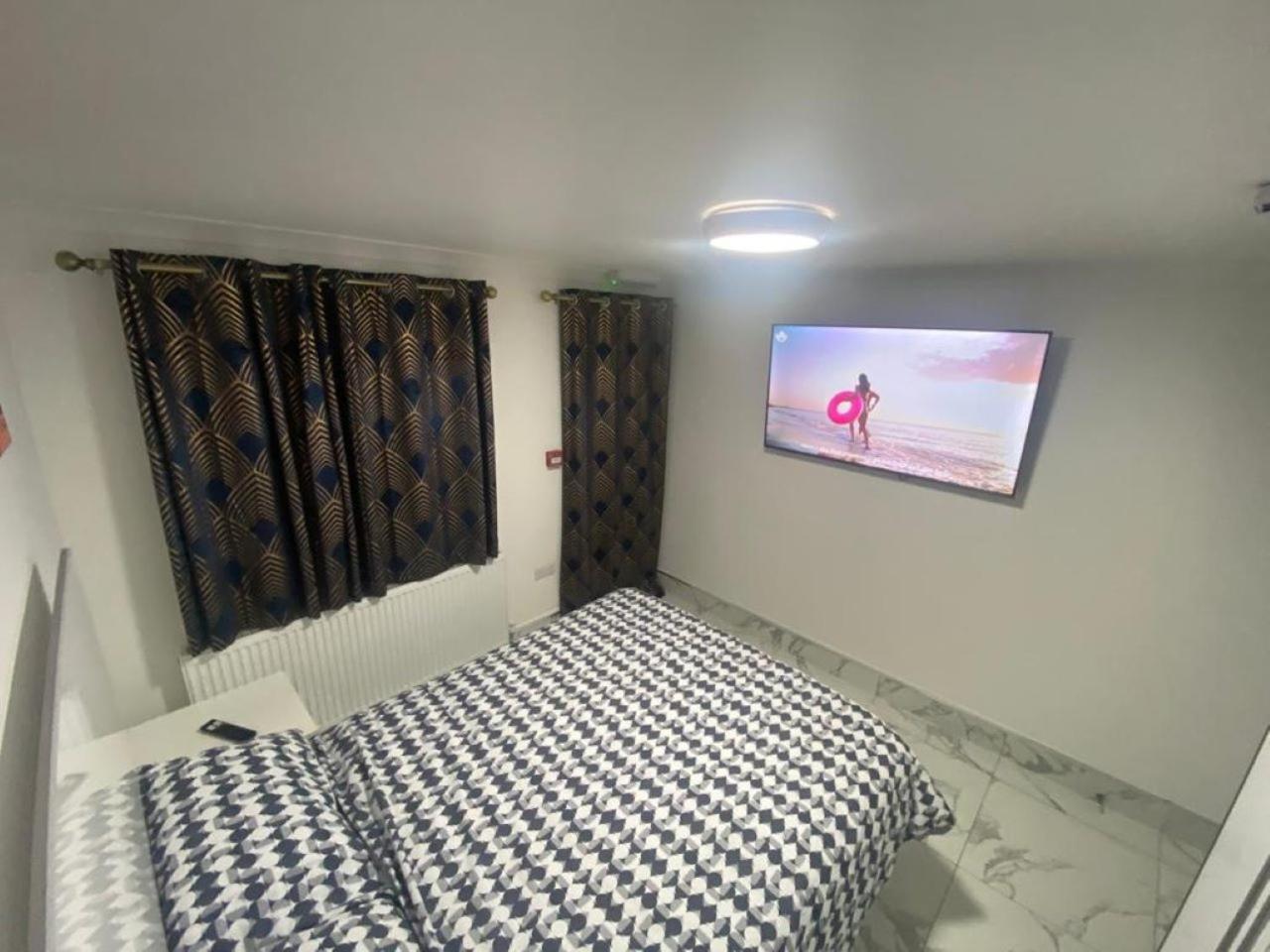 The Royal Boutique Oxford Lodge By London Sleep 6 هايس المظهر الخارجي الصورة
